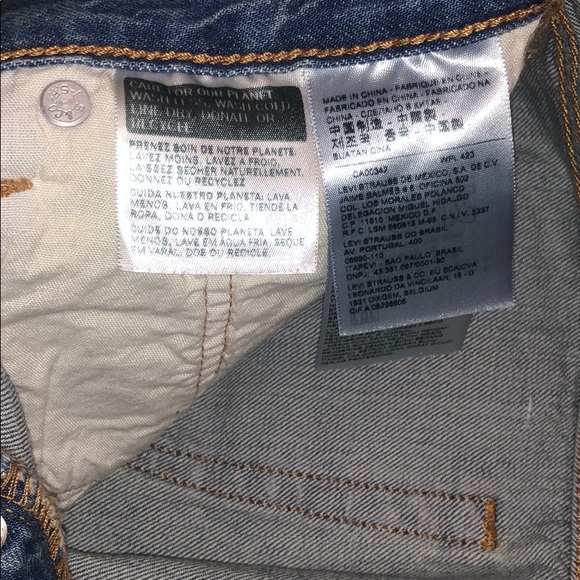 Levi’s 3” inseam denim shorts - Picture 6 of 8